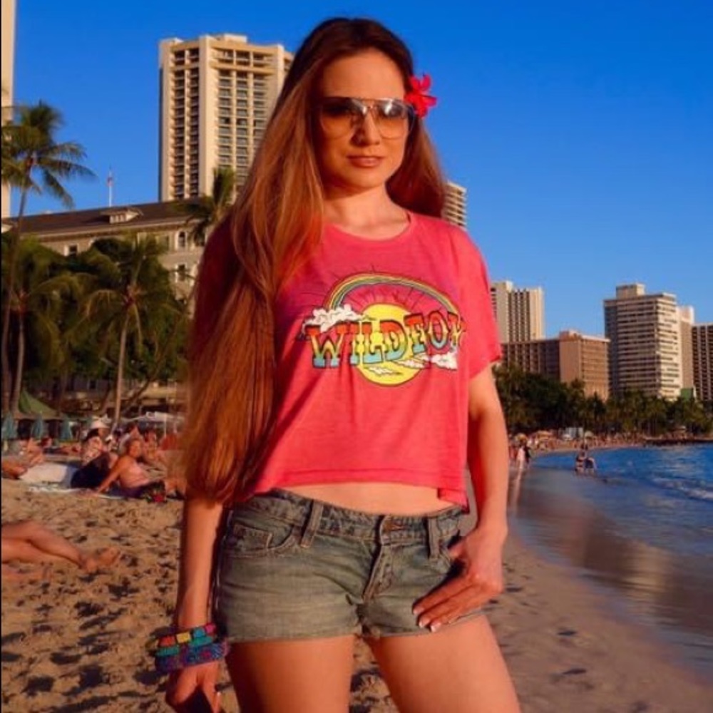 WildFox pink T-shirt